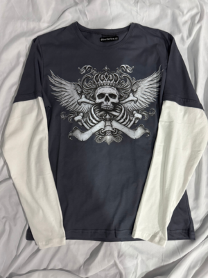 “Long sleeves layered t shirt”